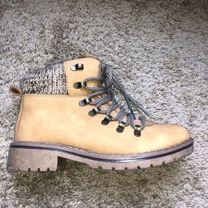tan combat boots